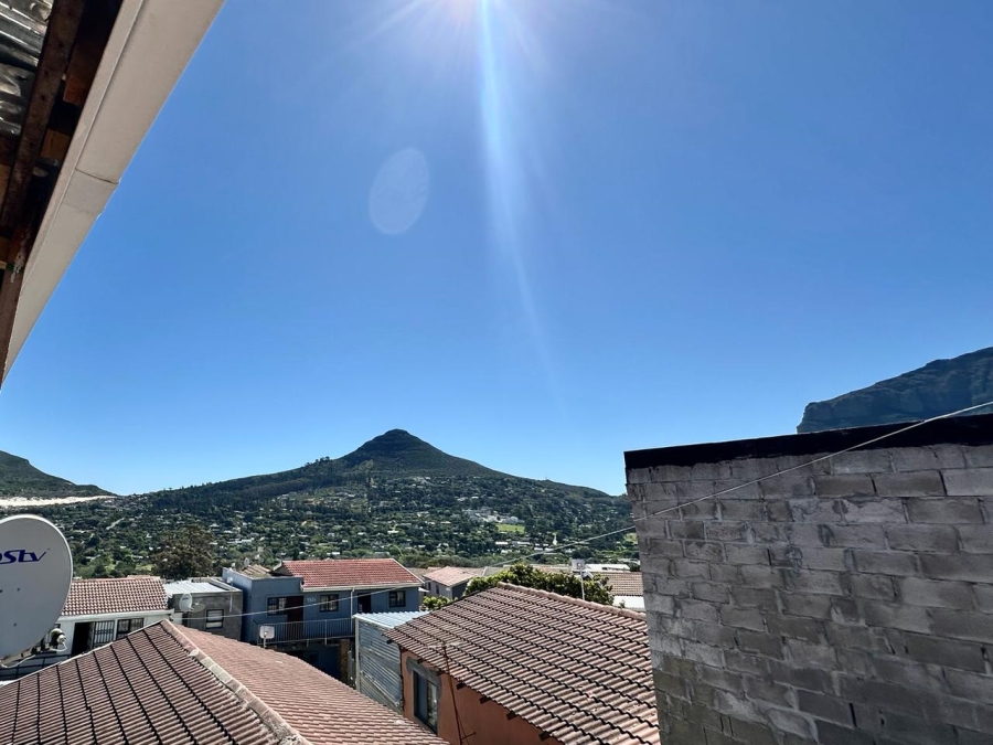 6 Bedroom Property for Sale in Imizamo Yethu Western Cape